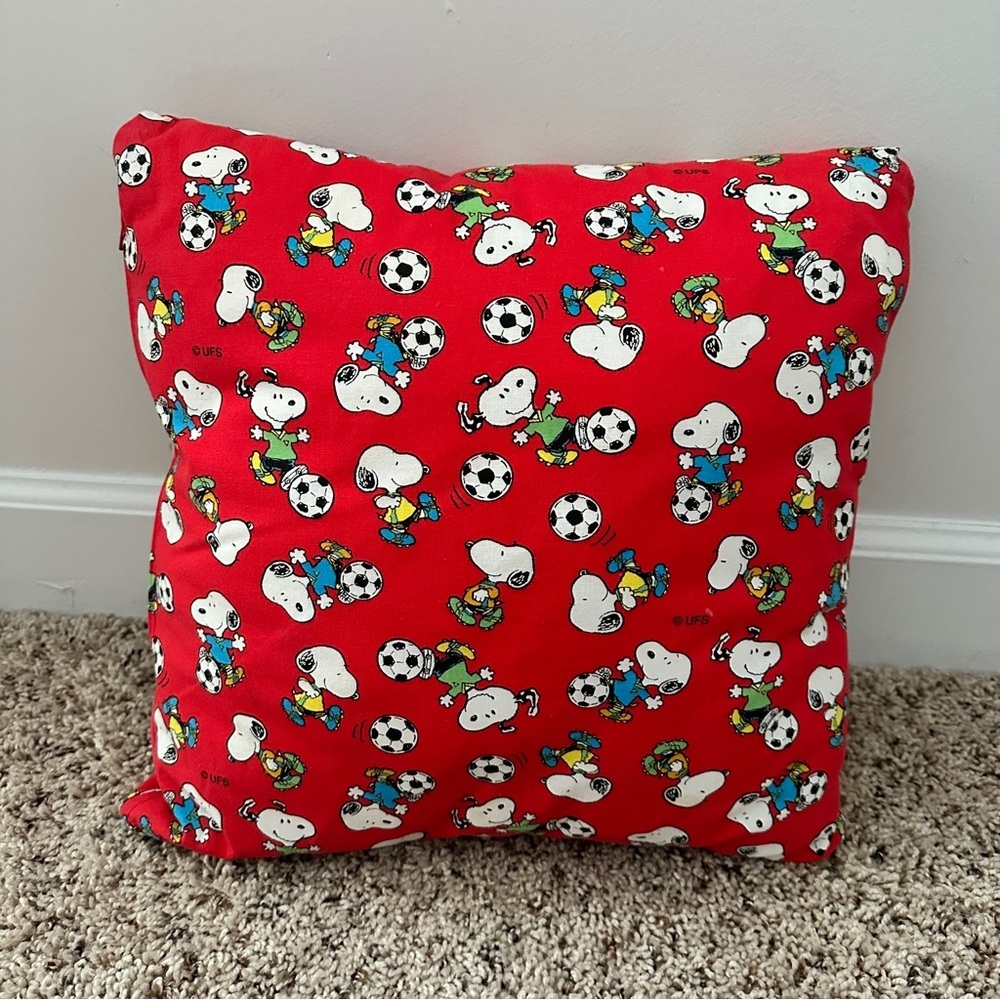 VTG 2000s Peanuts Snoopy UFS Soccer Player Handmade Pillow 14” RARE FABRIC